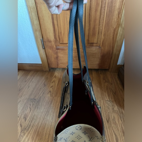 Louis Vuitton OnTheGo GM - Picture 6 of 9